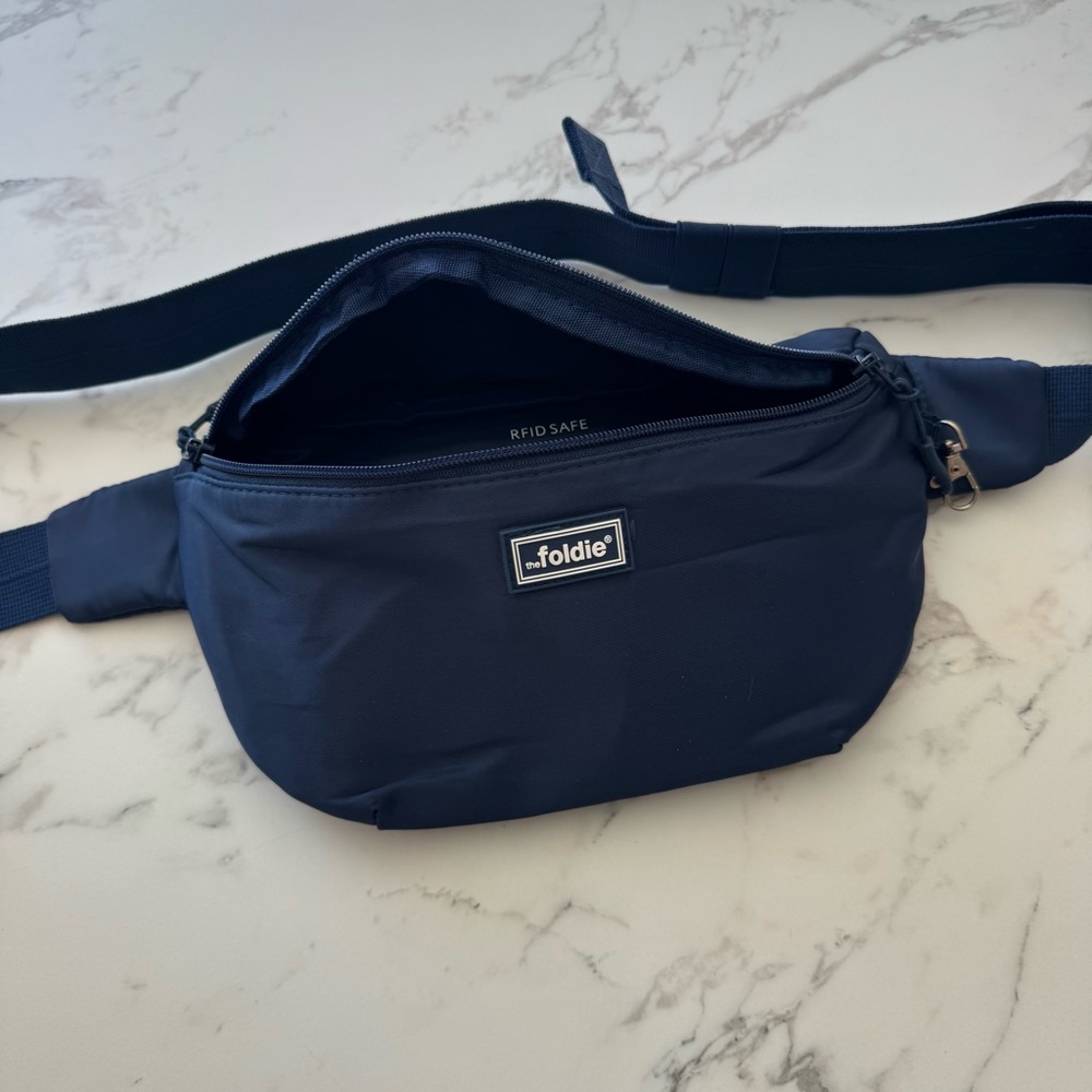 Foldie Navy RFID-Safe Waist Bag